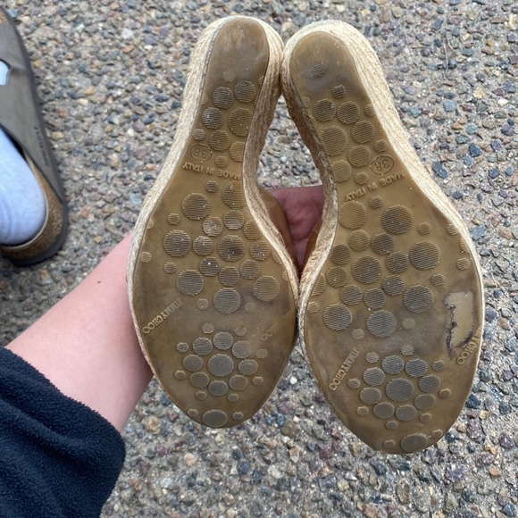 Jimmy Choo Wedge Sandals Size 38 Tan Patent Leather Size 38 - Picture 4 of 6